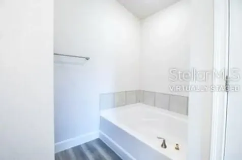 1827 N Roberts Trail Bell FL 32619