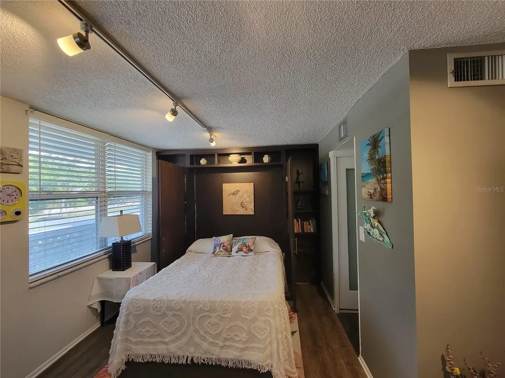 4720 Locust Street NE St Petersburg FL 33703