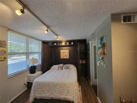 4720 Locust Street NE St Petersburg FL 33703