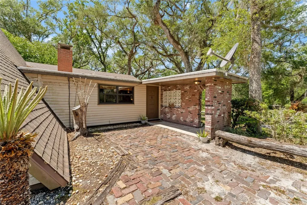 3166 Turtle Street Dade City FL 33523