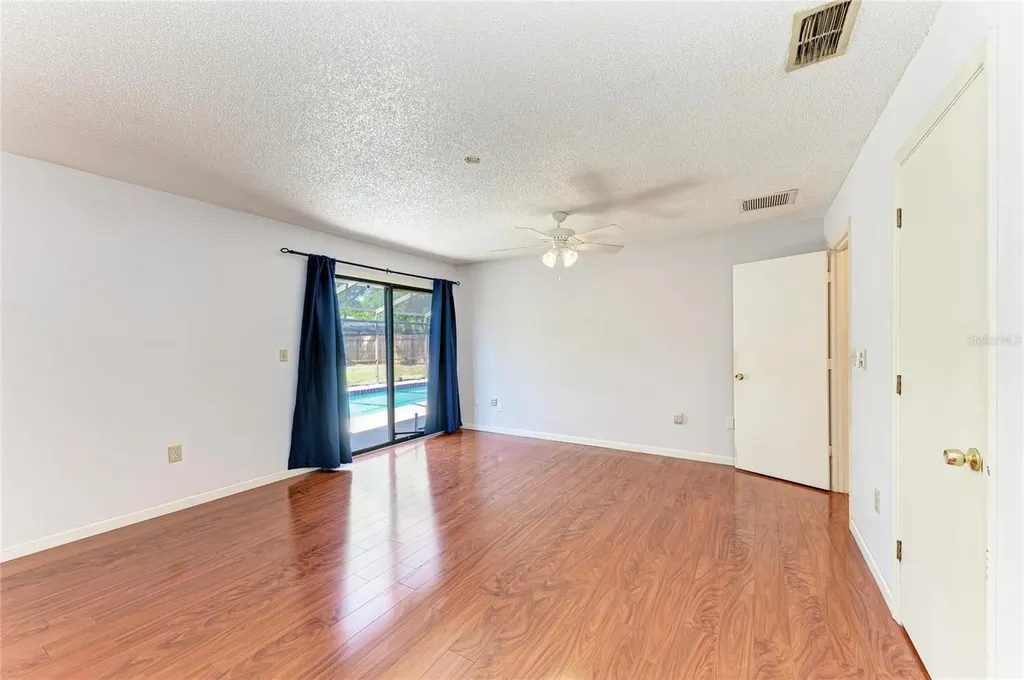 903 Plum Tree Lane Sarasota FL 34243
