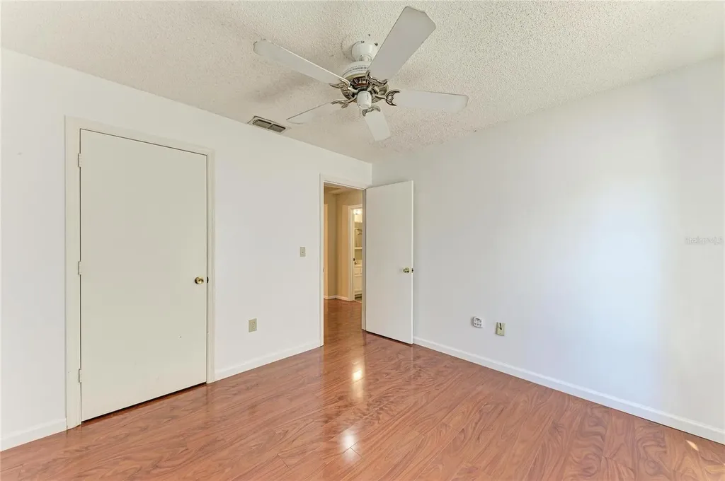 903 Plum Tree Lane Sarasota FL 34243
