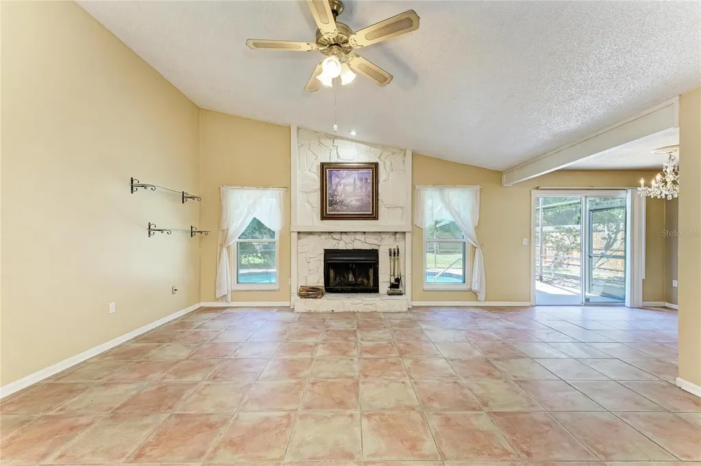 903 Plum Tree Lane Sarasota FL 34243