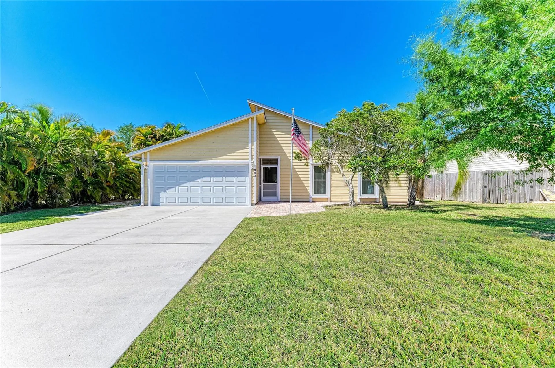 903 Plum Tree Lane Sarasota FL 34243