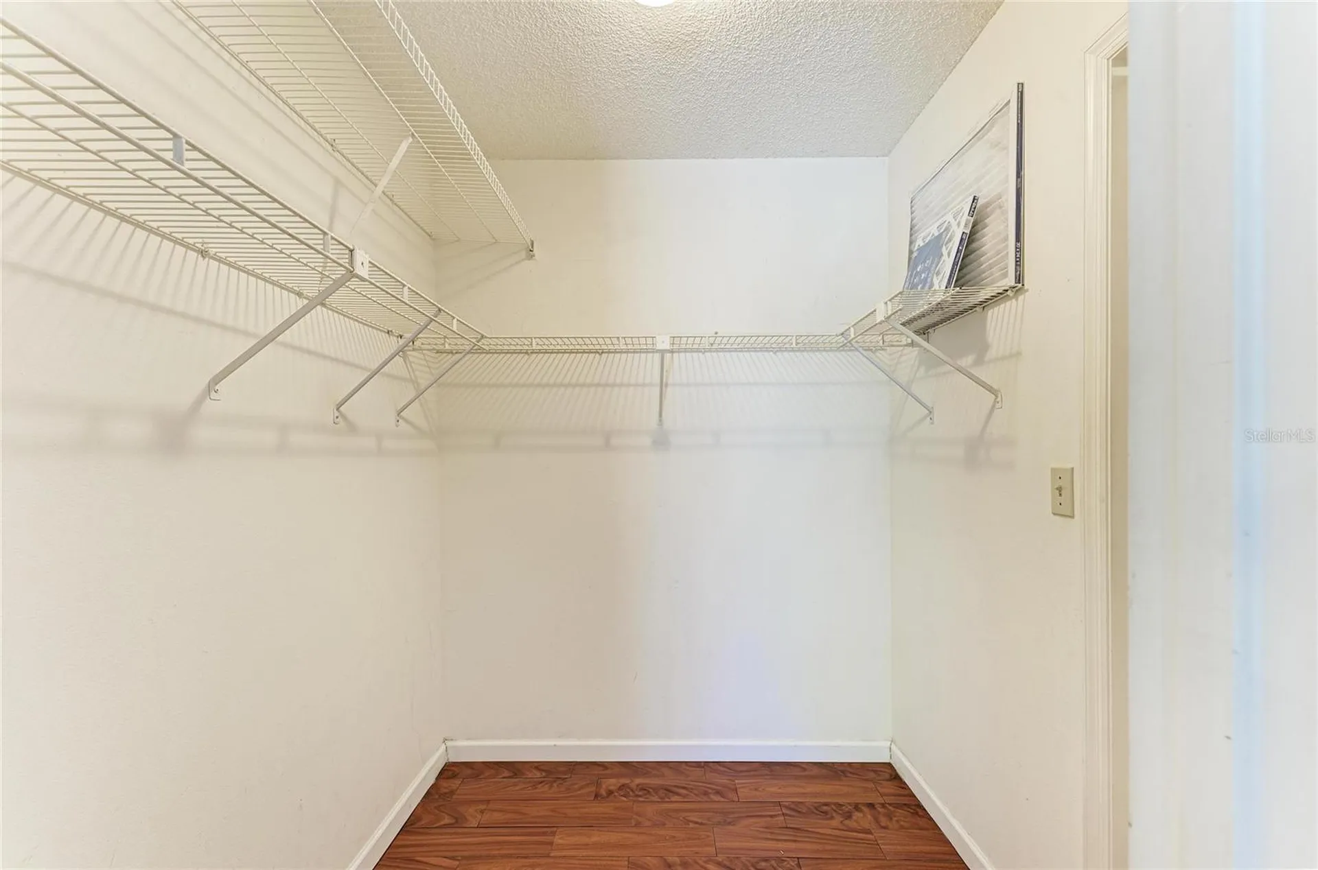 903 Plum Tree Lane Sarasota FL 34243