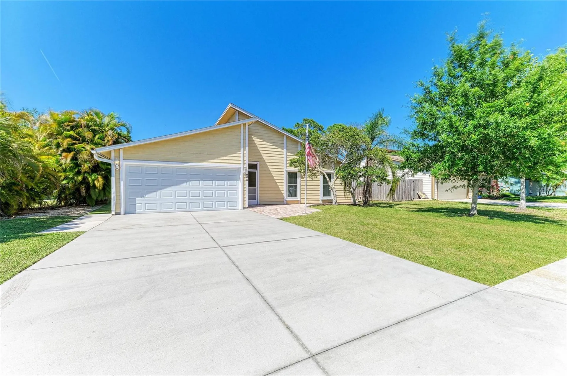 903 Plum Tree Lane Sarasota FL 34243