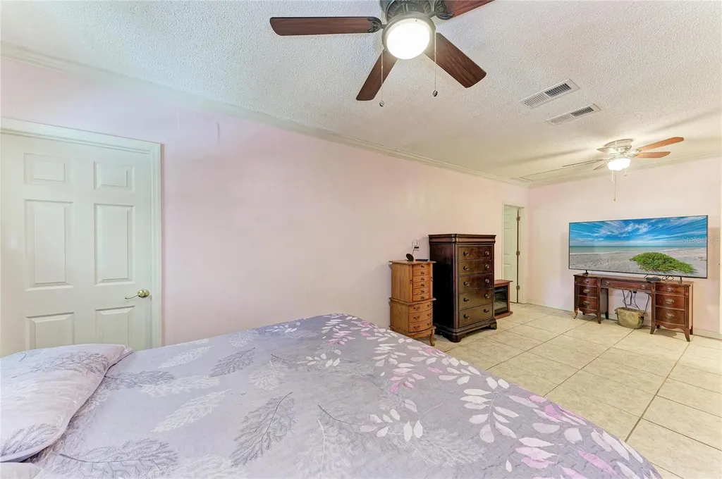 4328 Lost Forest Lane Sarasota FL 34235