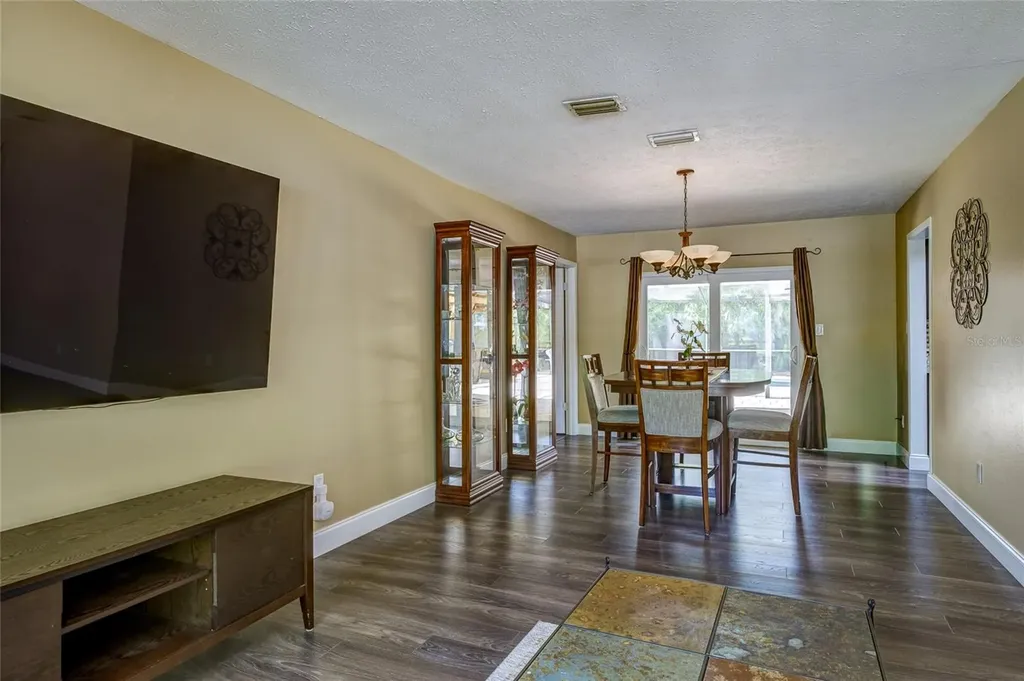 3210 Tarabrook Drive Tampa FL 33618