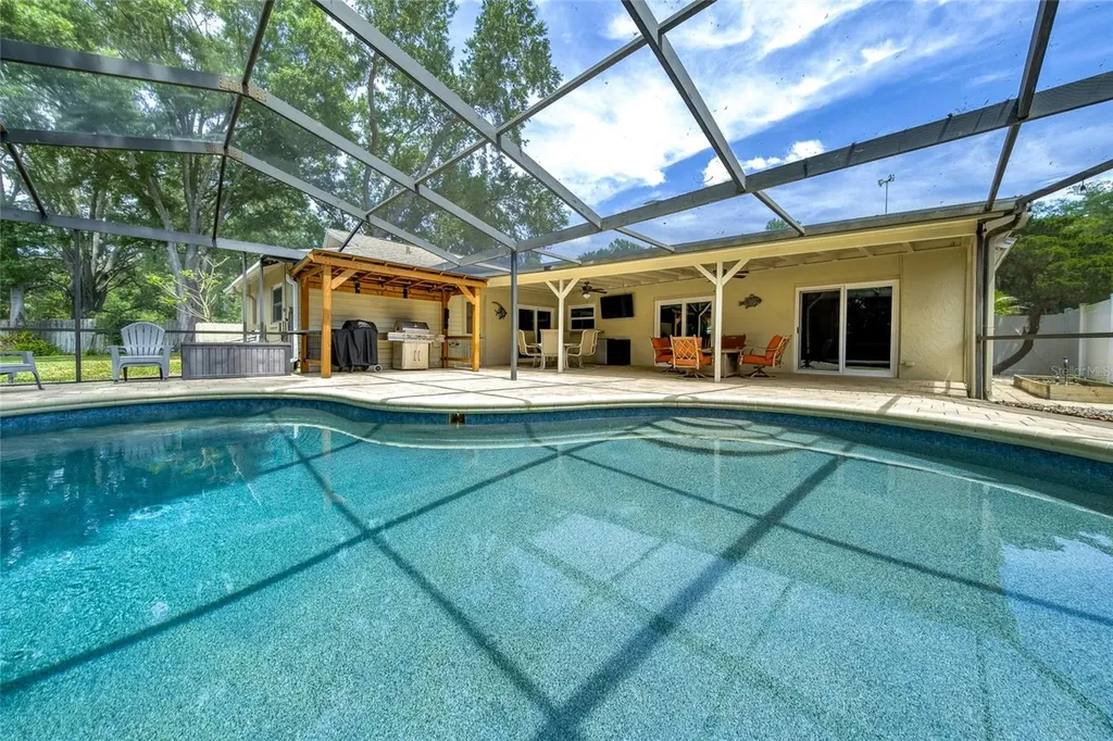 3210 Tarabrook Drive Tampa FL 33618