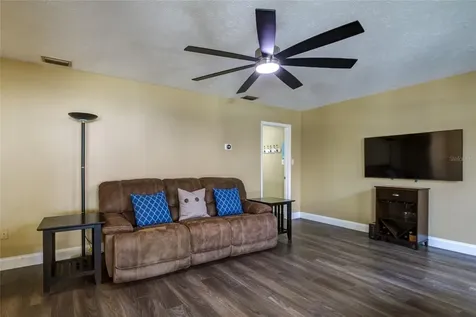 3210 Tarabrook Drive Tampa FL 33618