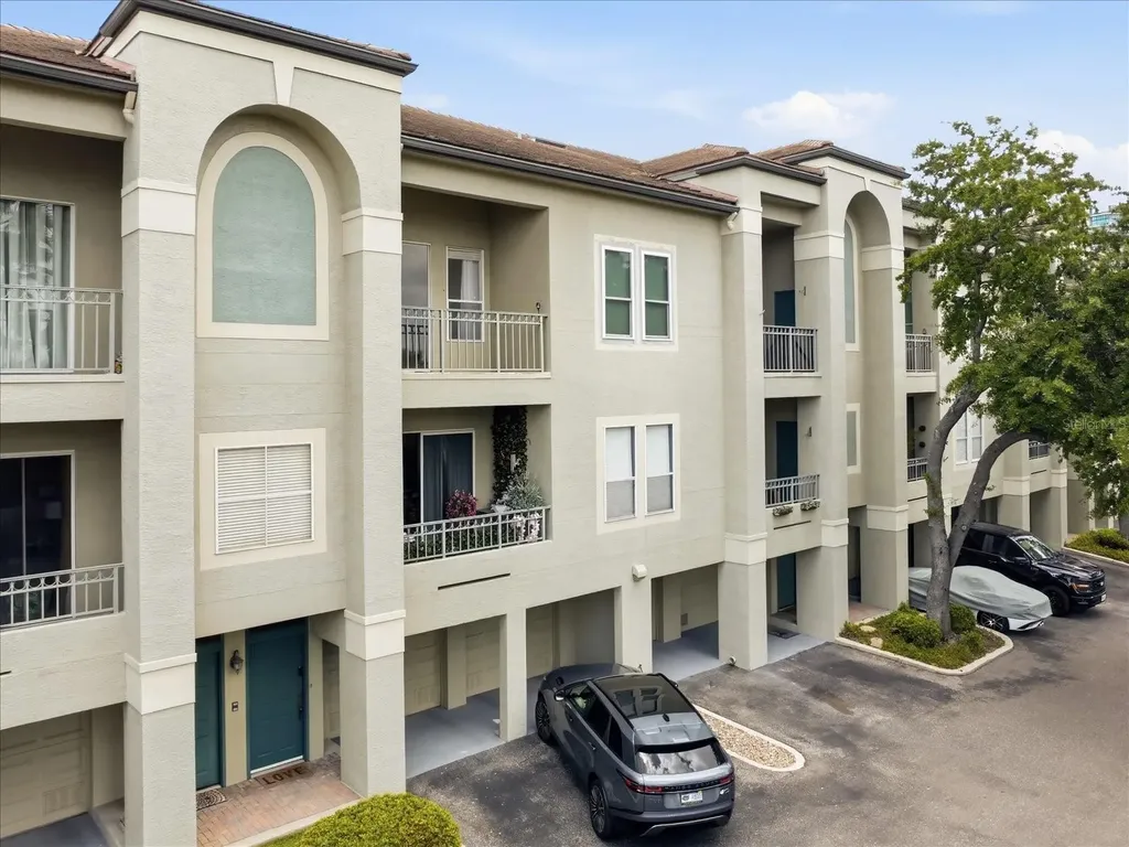 746 Coral Reef Drive Tampa FL 33602