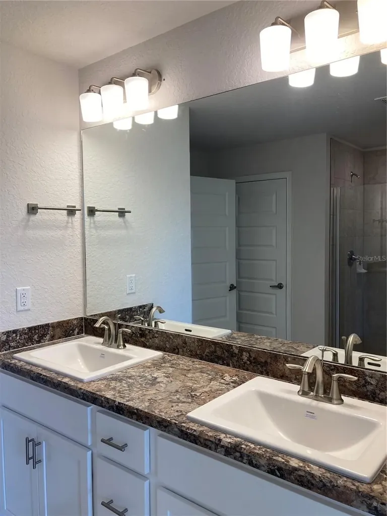 12609 NE 48th Street Oxford FL 34484