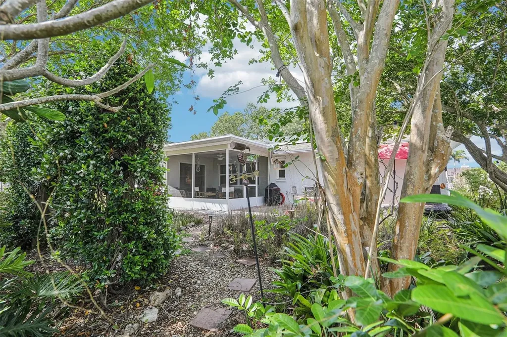 8083 Bayhaven Drive Seminole FL 33776