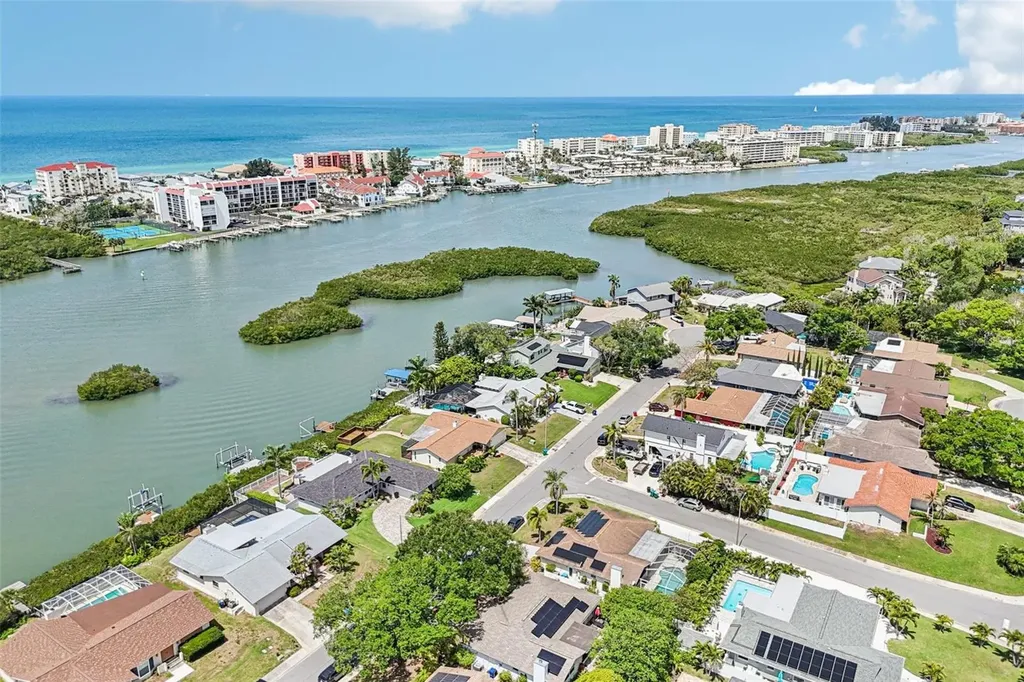 8083 Bayhaven Drive Seminole FL 33776