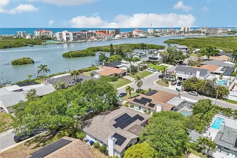 8083 Bayhaven Drive Seminole FL 33776