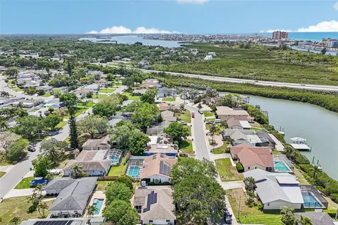 8083 Bayhaven Drive Seminole FL 33776