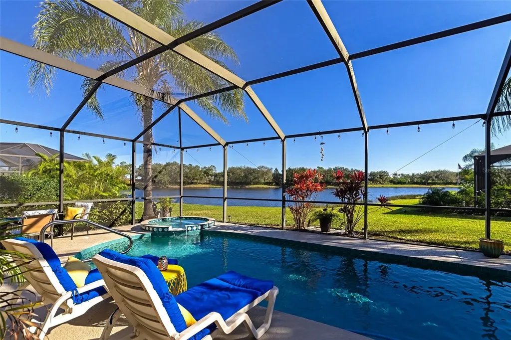 163 Bridgewater Court Bradenton FL 34212
