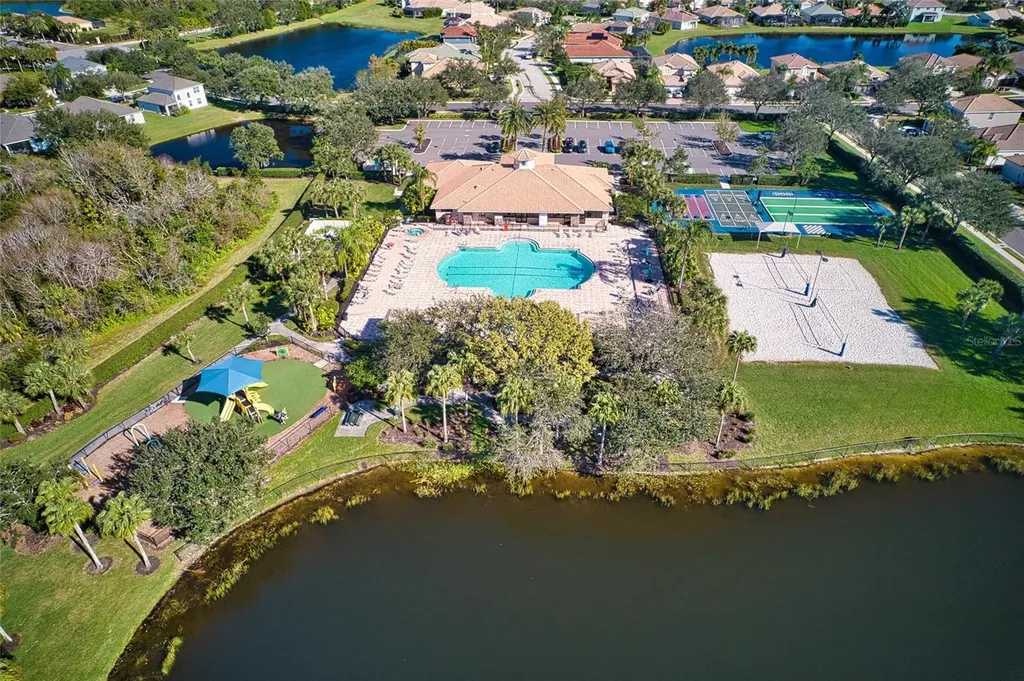 163 Bridgewater Court Bradenton FL 34212