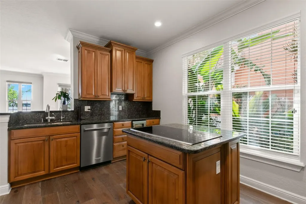 24 Mangrove Point St Petersburg FL 33705