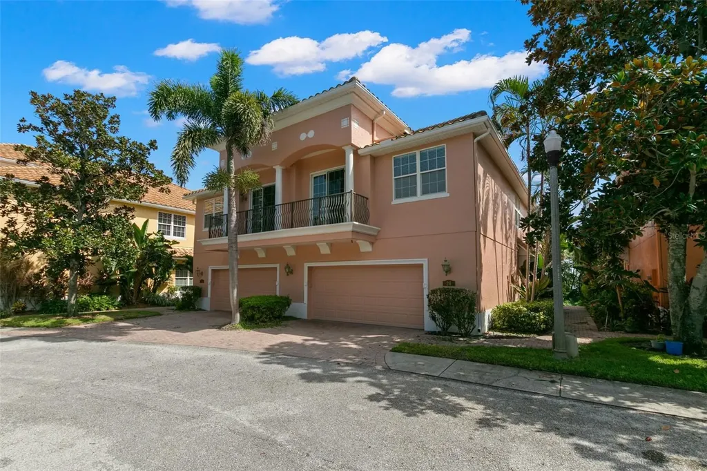 24 Mangrove Point St Petersburg FL 33705