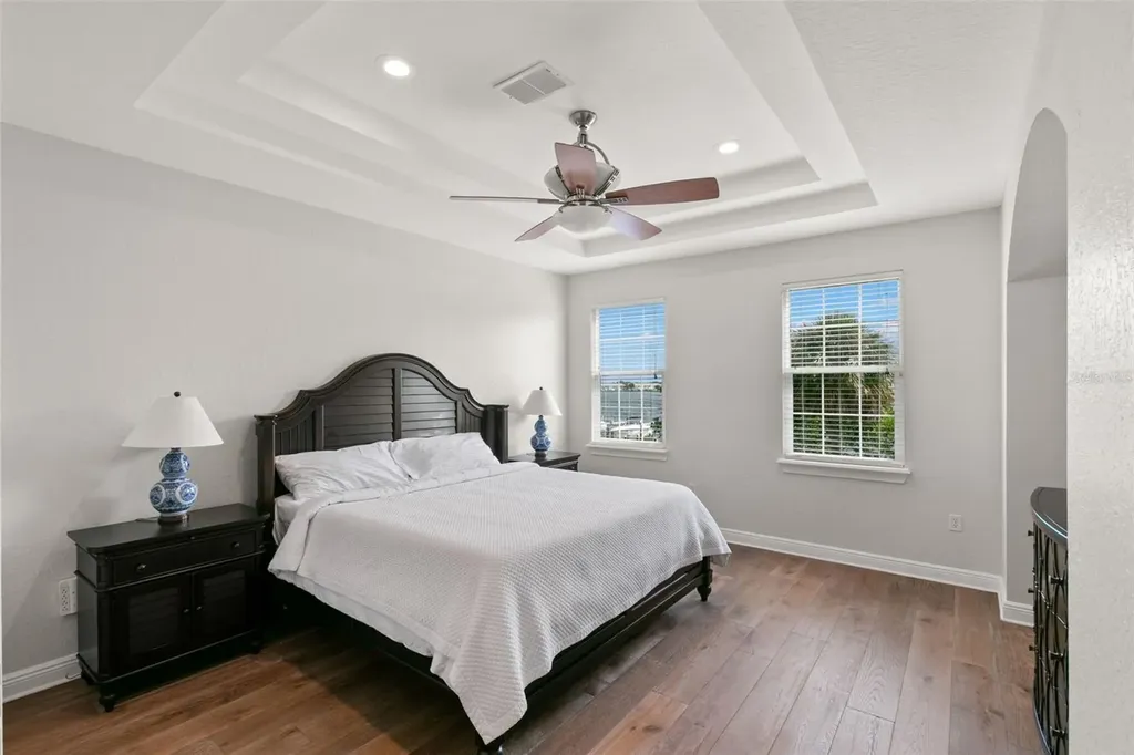 24 Mangrove Point St Petersburg FL 33705