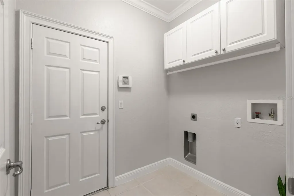 24 Mangrove Point St Petersburg FL 33705