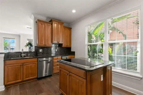 24 Mangrove Point St Petersburg FL 33705