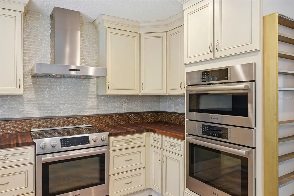 4701 Atlantic Avenue Sarasota FL 34233