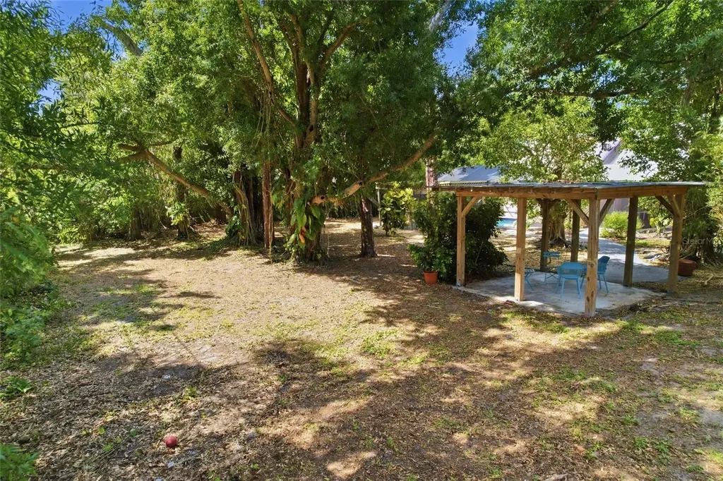 4701 Atlantic Avenue Sarasota FL 34233