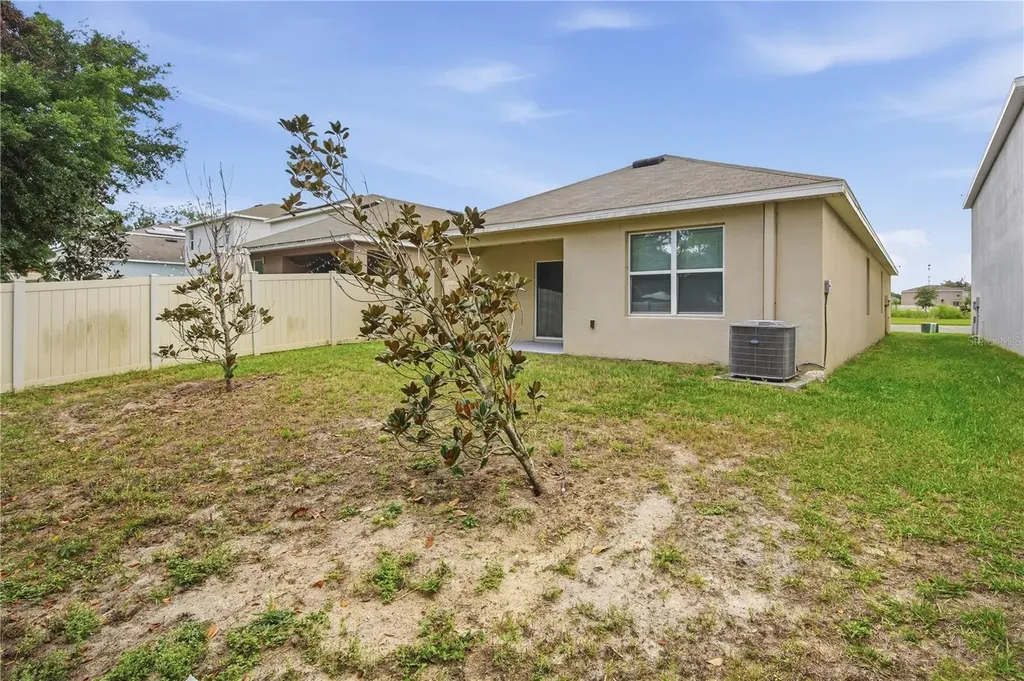 5217 Hillside Meadow Place Tampa FL 33610
