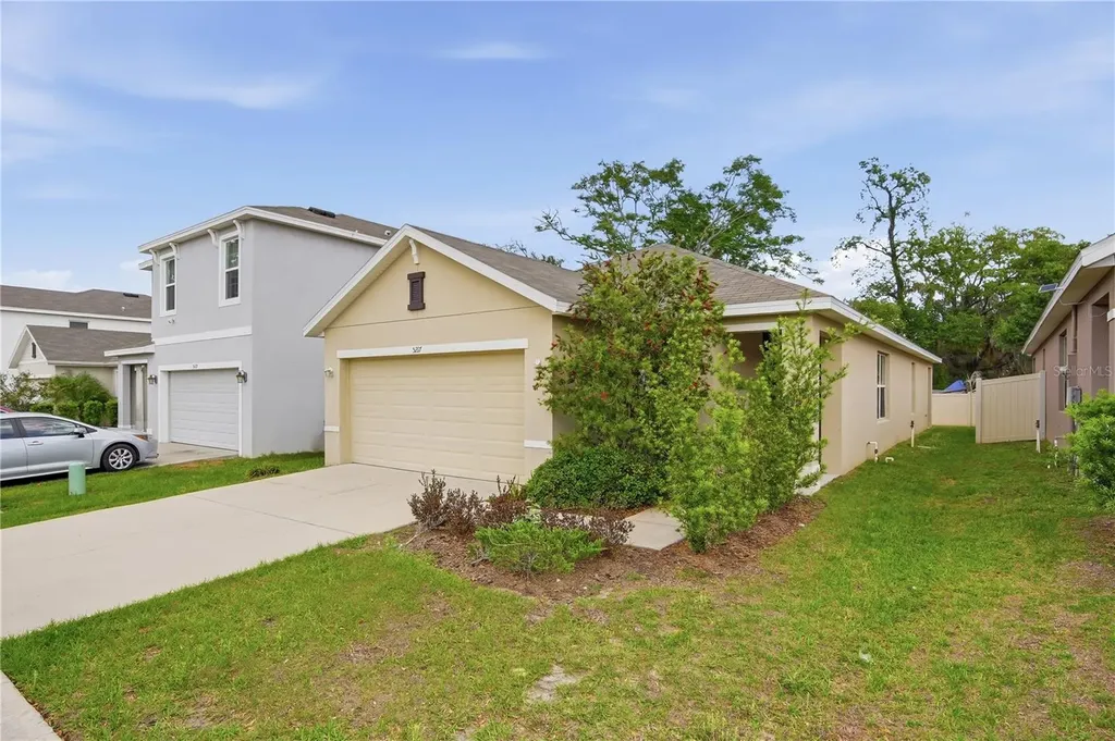 5217 Hillside Meadow Place Tampa FL 33610