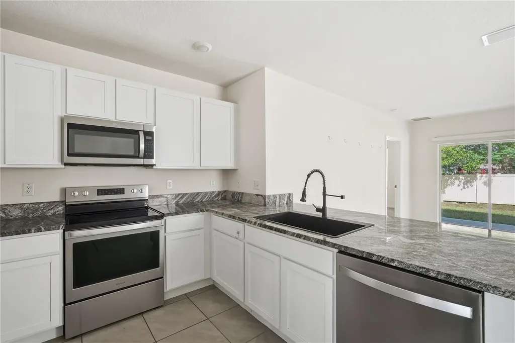 5217 Hillside Meadow Place Tampa FL 33610