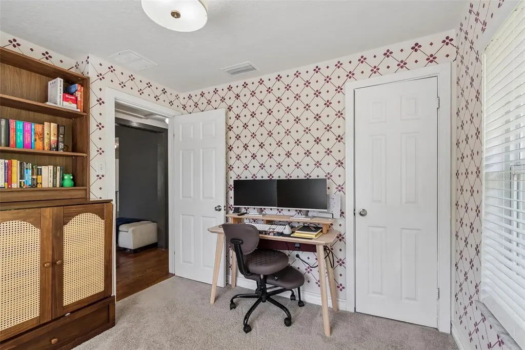 2301 W Eldred Drive Tampa FL 33603