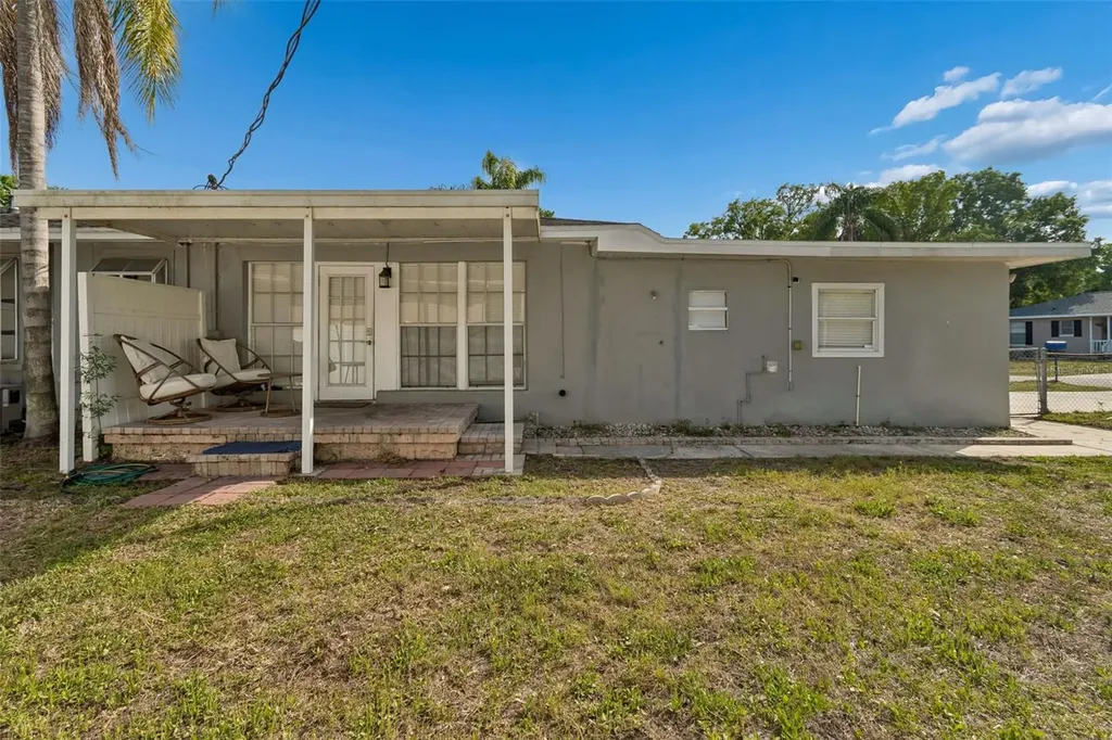 2301 W Eldred Drive Tampa FL 33603