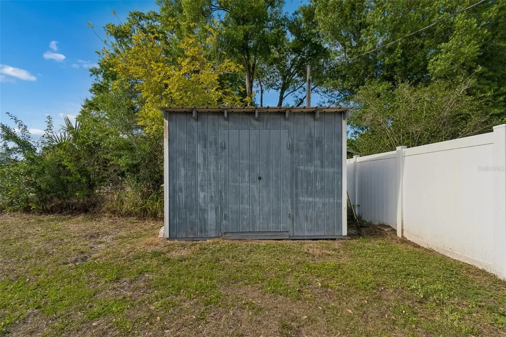 2301 W Eldred Drive Tampa FL 33603
