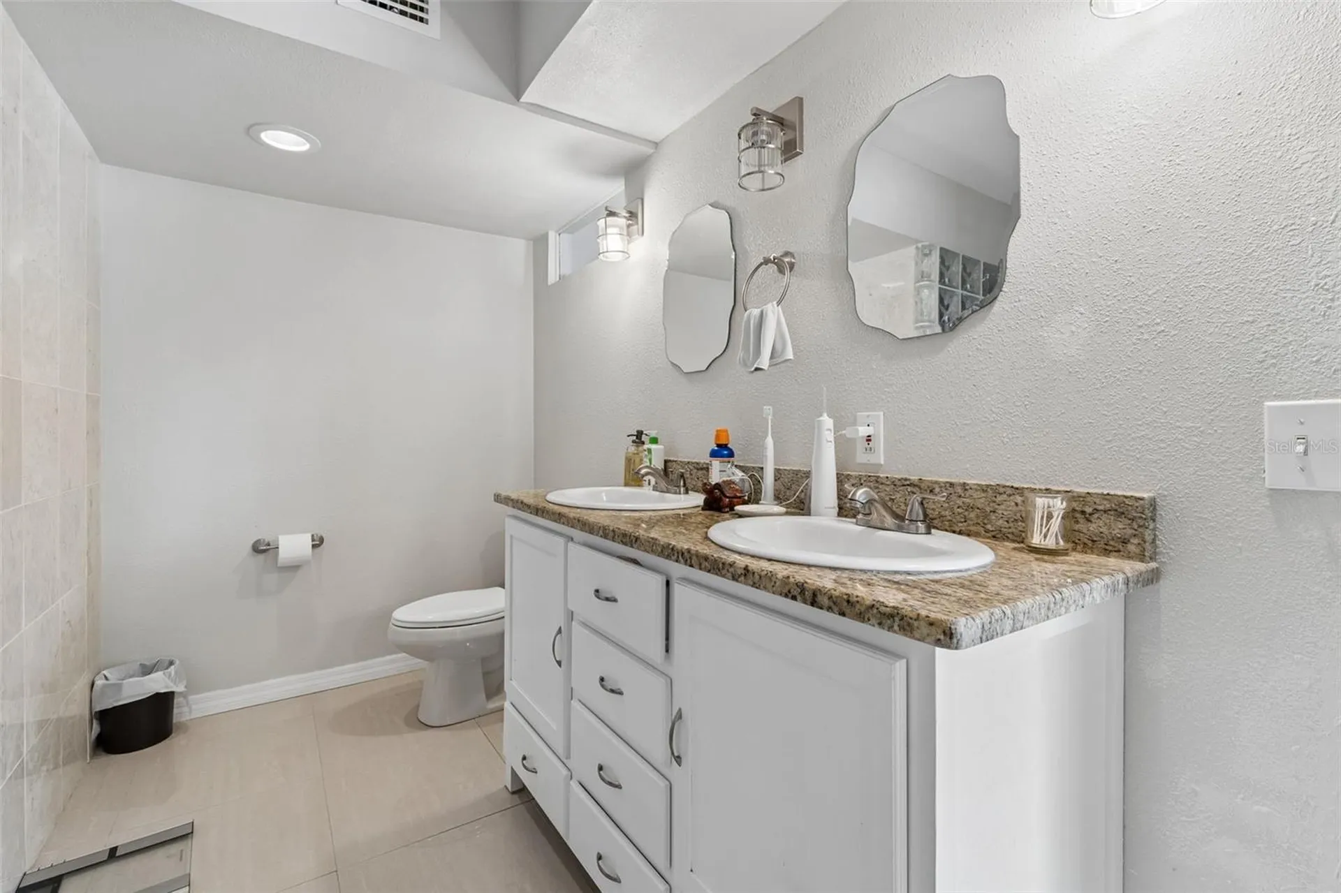 2301 W Eldred Drive Tampa FL 33603