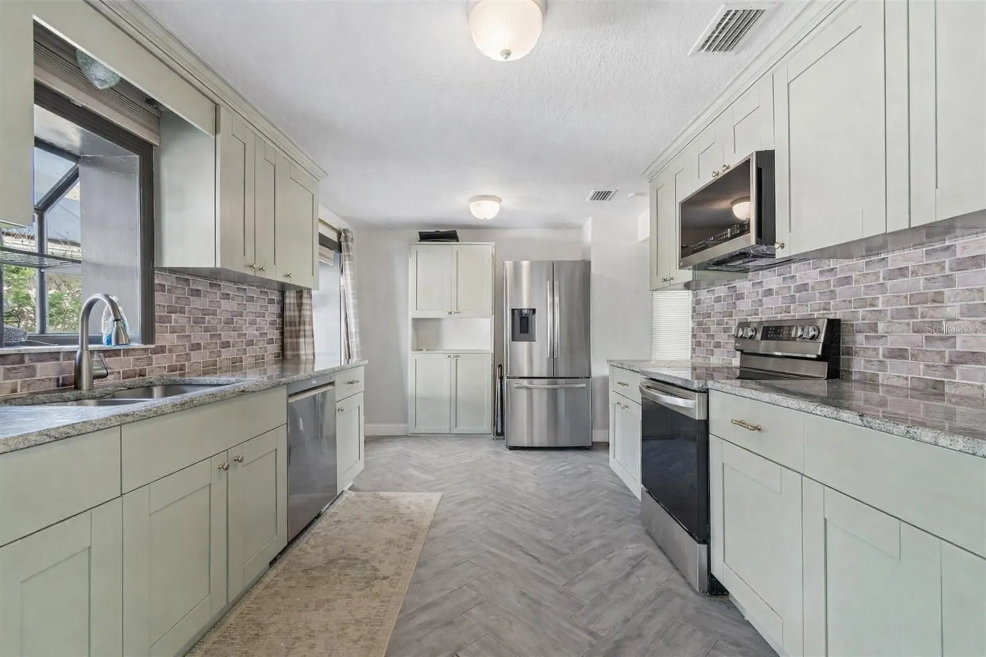 2301 W Eldred Drive Tampa FL 33603