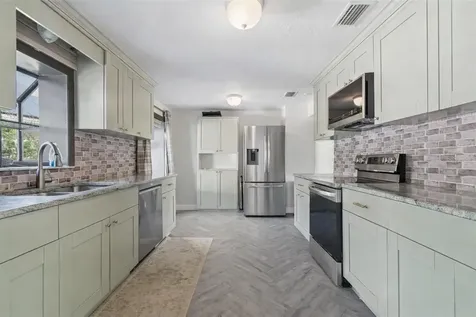 2301 W Eldred Drive Tampa FL 33603