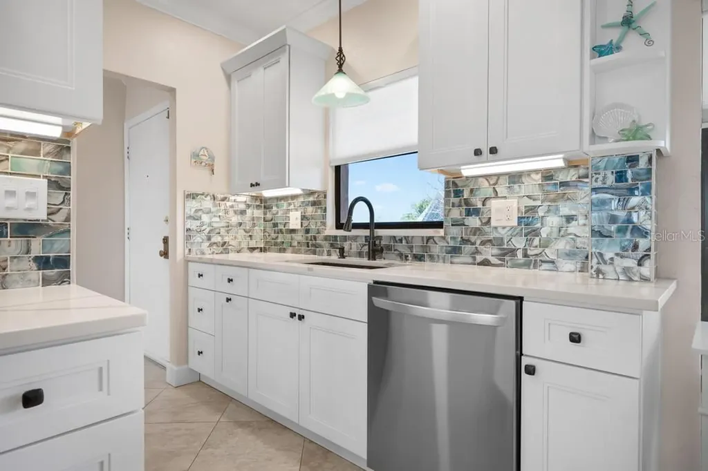 6005 Gulf Drive Holmes Beach FL 34217