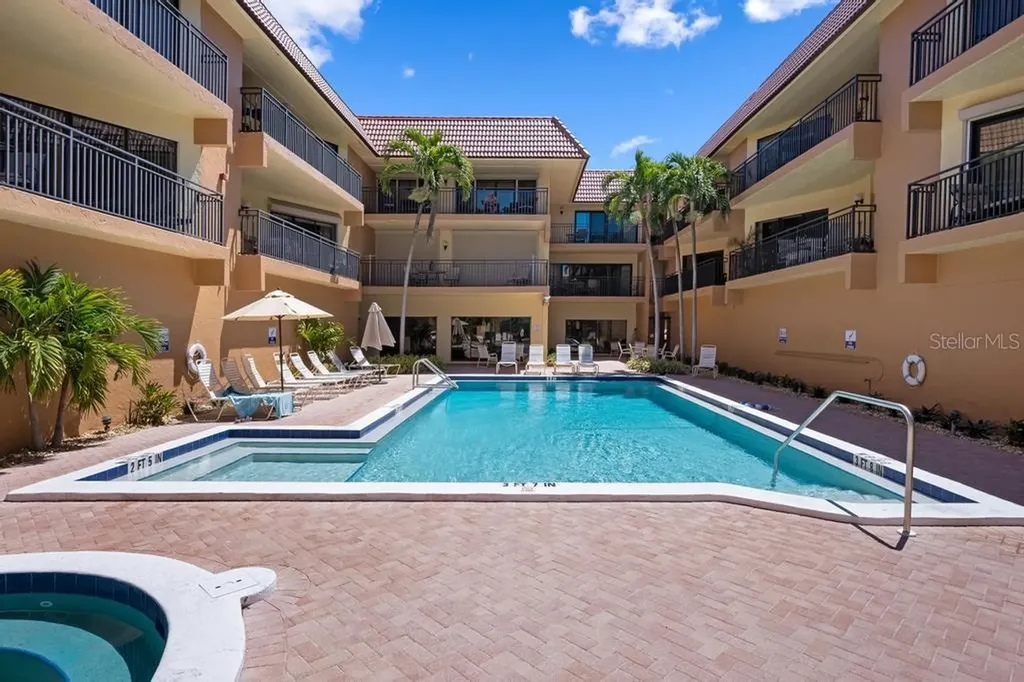 6005 Gulf Drive Holmes Beach FL 34217