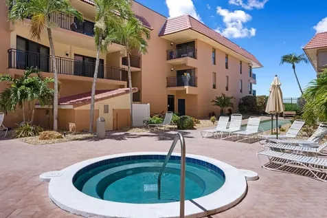 6005 Gulf Drive Holmes Beach FL 34217