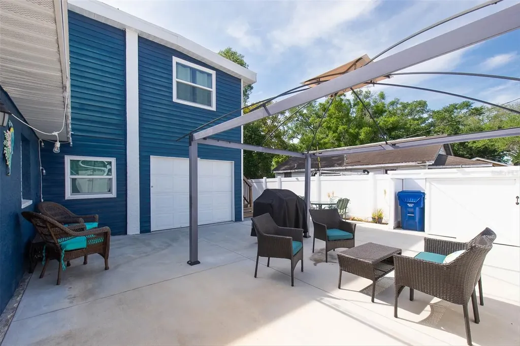 819 10th Street SW Largo FL 33770