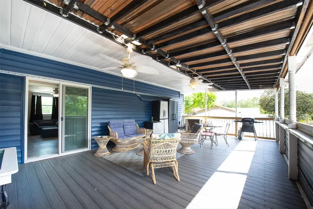 819 10th Street SW Largo FL 33770