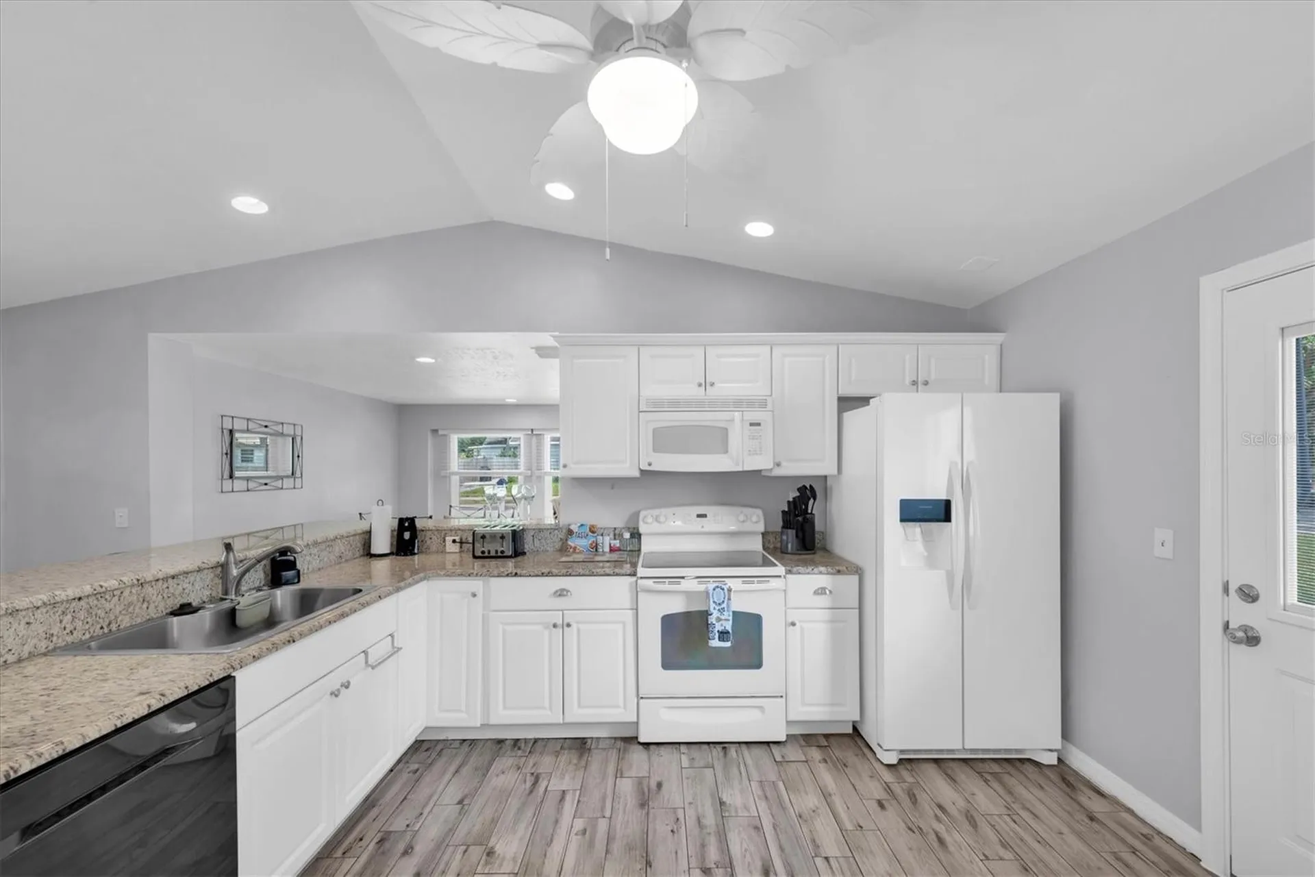 819 10th Street SW Largo FL 33770