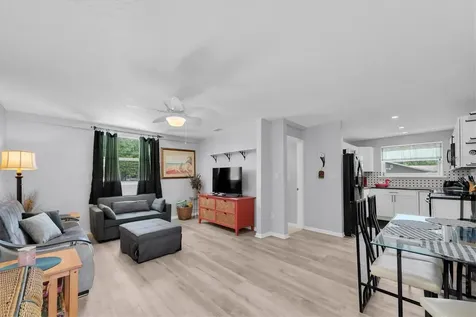 819 10th Street SW Largo FL 33770