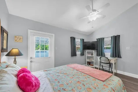 819 10th Street SW Largo FL 33770