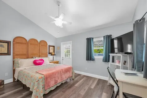819 10th Street SW Largo FL 33770