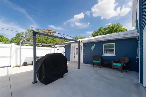 819 10th Street SW Largo FL 33770