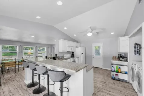 819 10th Street SW Largo FL 33770
