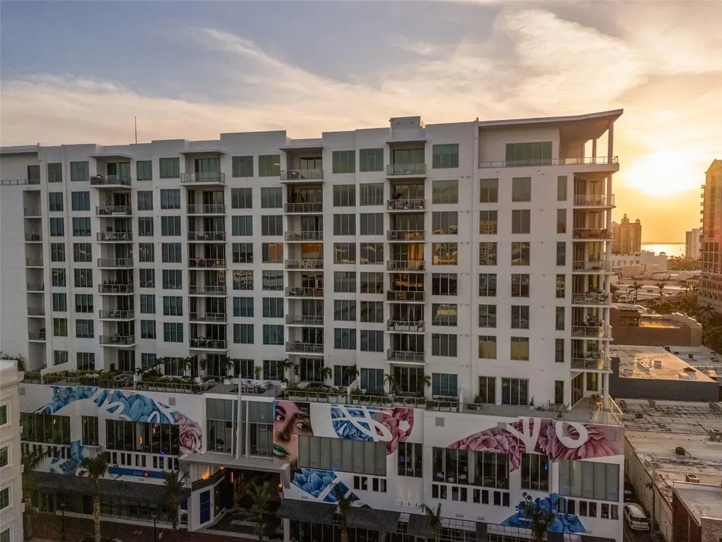 111 S Pineapple Avenue Sarasota FL 34236